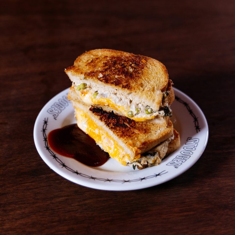 Stooges_Sandwich_Cult-280